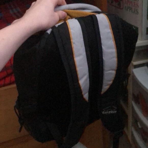 Backpack/schoolbag, vintage condition, nothing broken, gets the job done - Picture 2 of 3